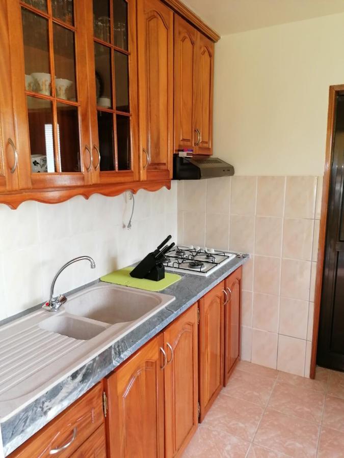Residencial Chez Flor Lägenhet Porto Novo Exteriör bild
