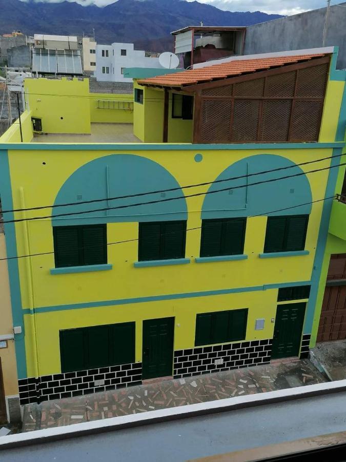 Residencial Chez Flor Lägenhet Porto Novo Exteriör bild
